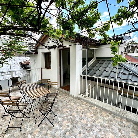 Villa Interbelic House With Courtyard And Terrace Bucarest Exterior foto